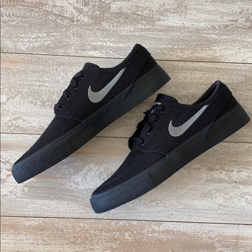 NWT Nike ID custom Stefan Janoski SB black - Picture 4 of 9